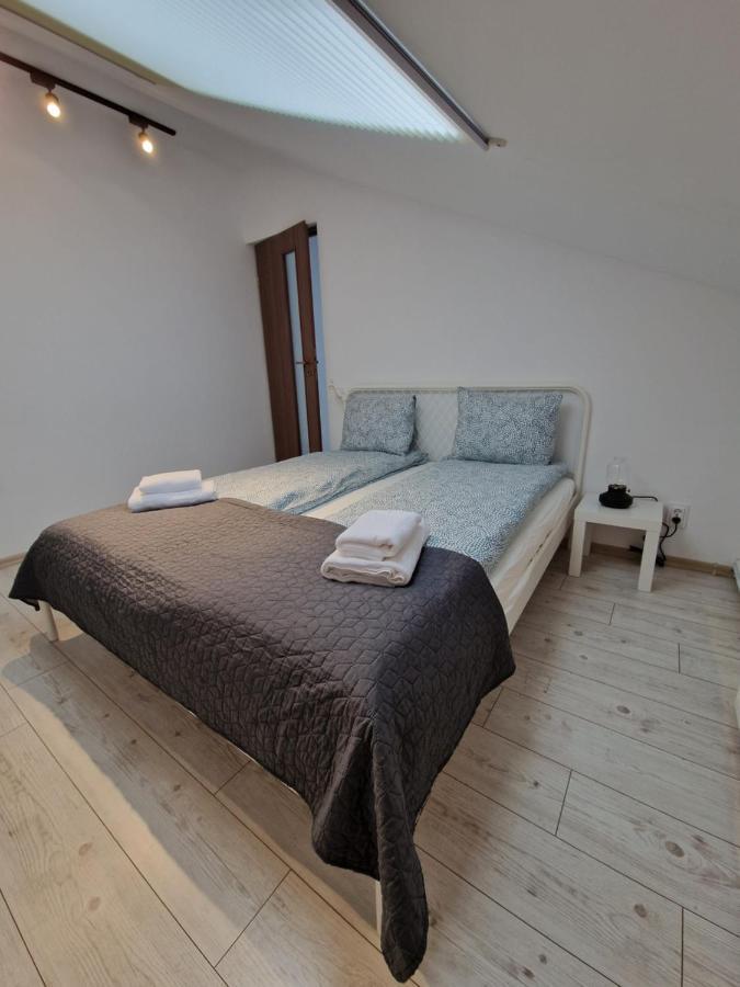 Key Apartments In Main Square Brasov Exterior photo
